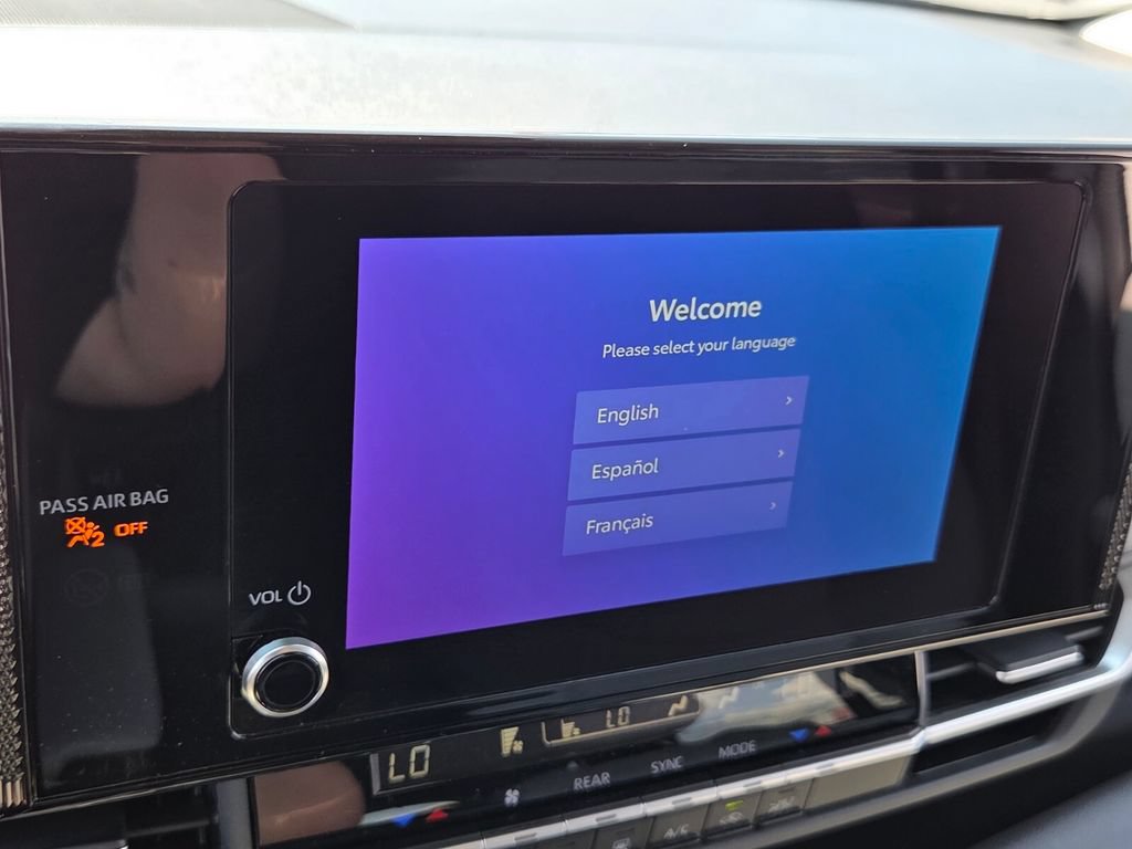 Certified 2025 Toyota Sienna LE FWD image 19