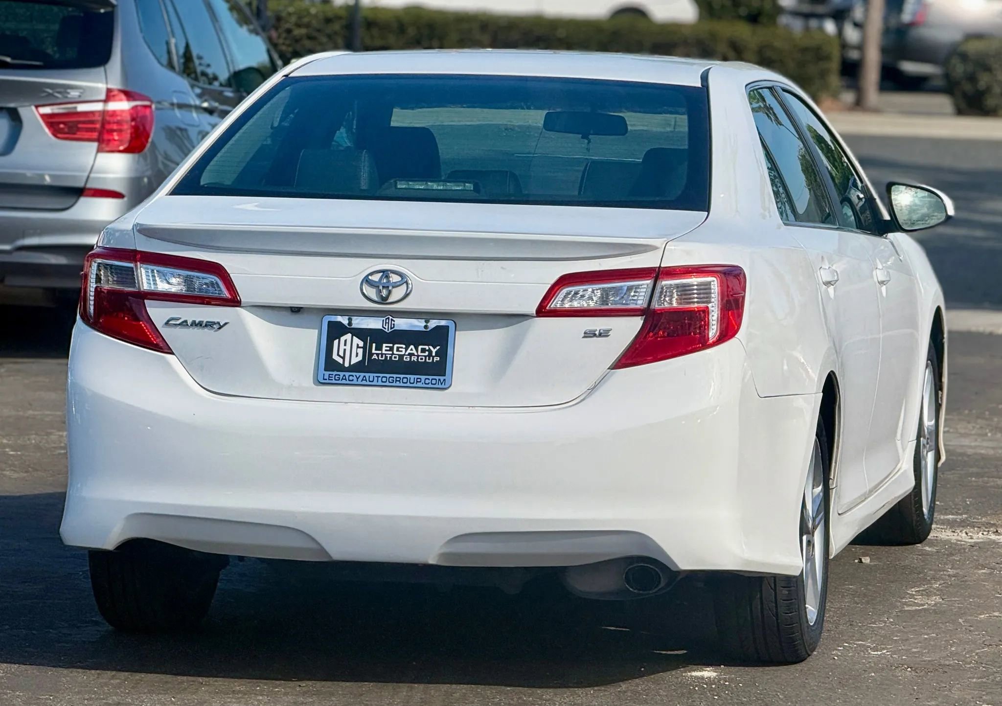 Used 2014 Toyota Camry SE image 3