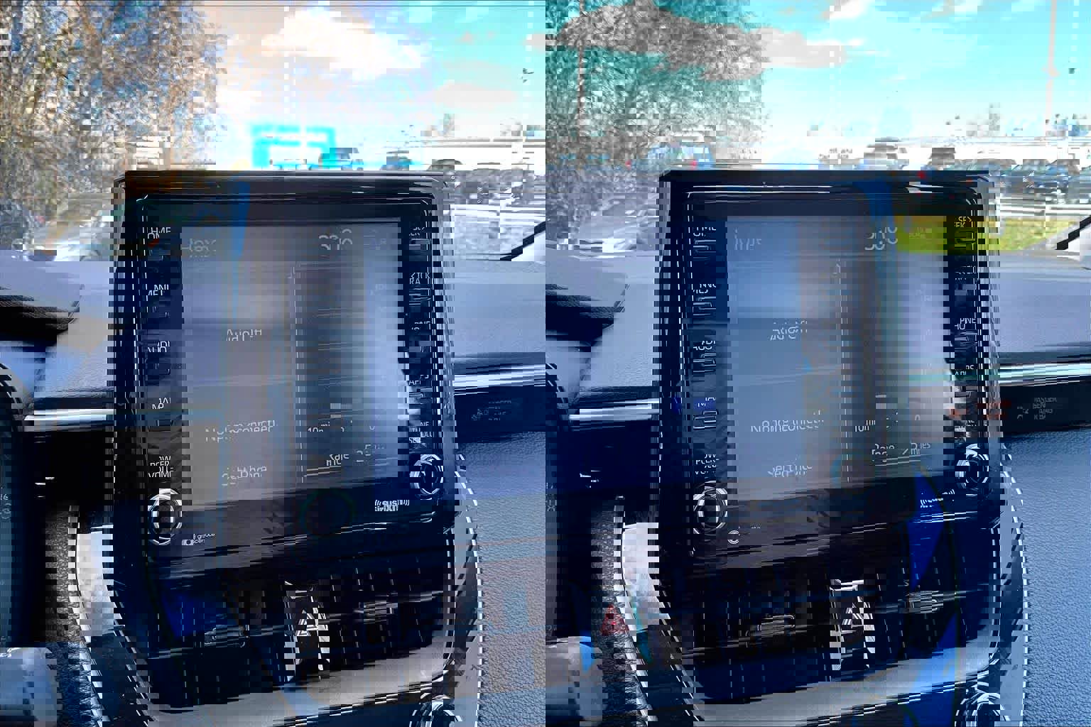 Used 2022 Toyota Corolla LE image 33