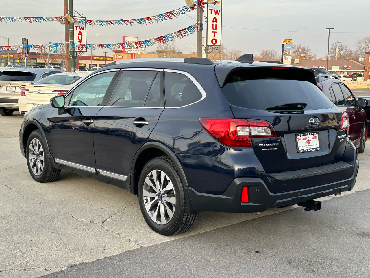 Used 2018 Subaru Outback 3.6R Touring w/ Popular Package #3 image 7