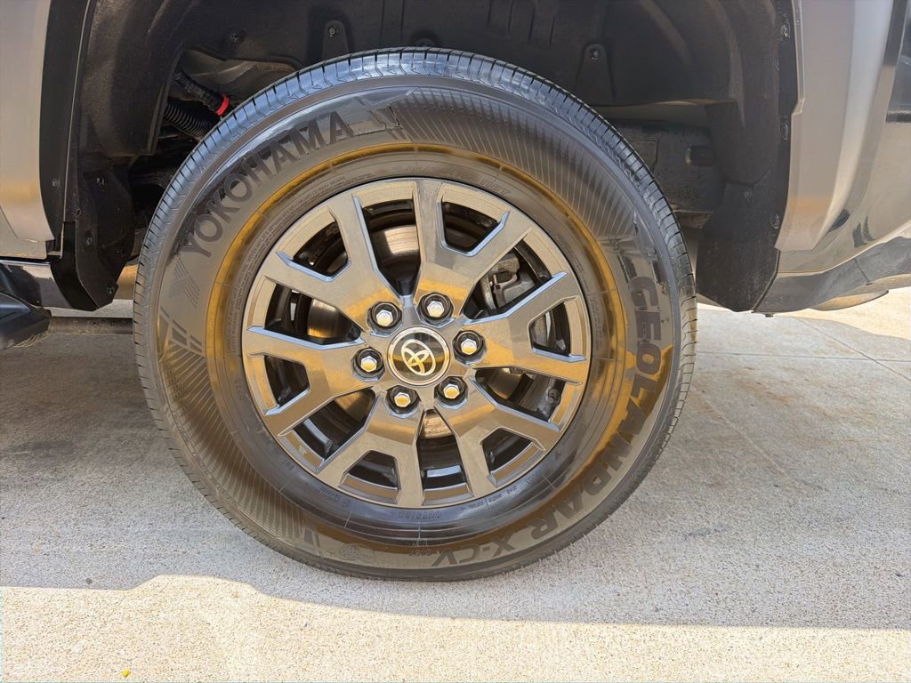 Used 2025 Toyota 4Runner SR5 AWD/4WD image 8