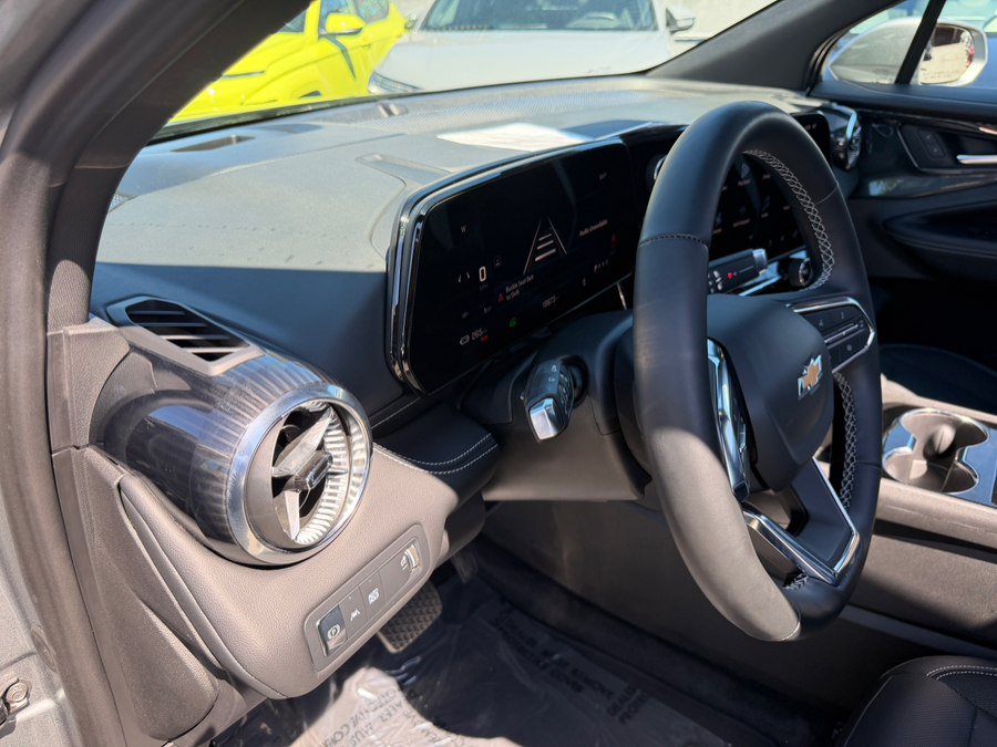 Used 2024 Chevrolet Blazer EV LT AWD/4WD image 9