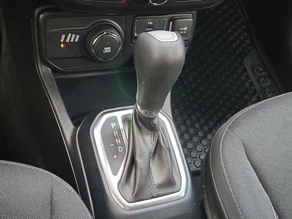 Certified 2023 Jeep Renegade Latitude w/ Premium Group image 27