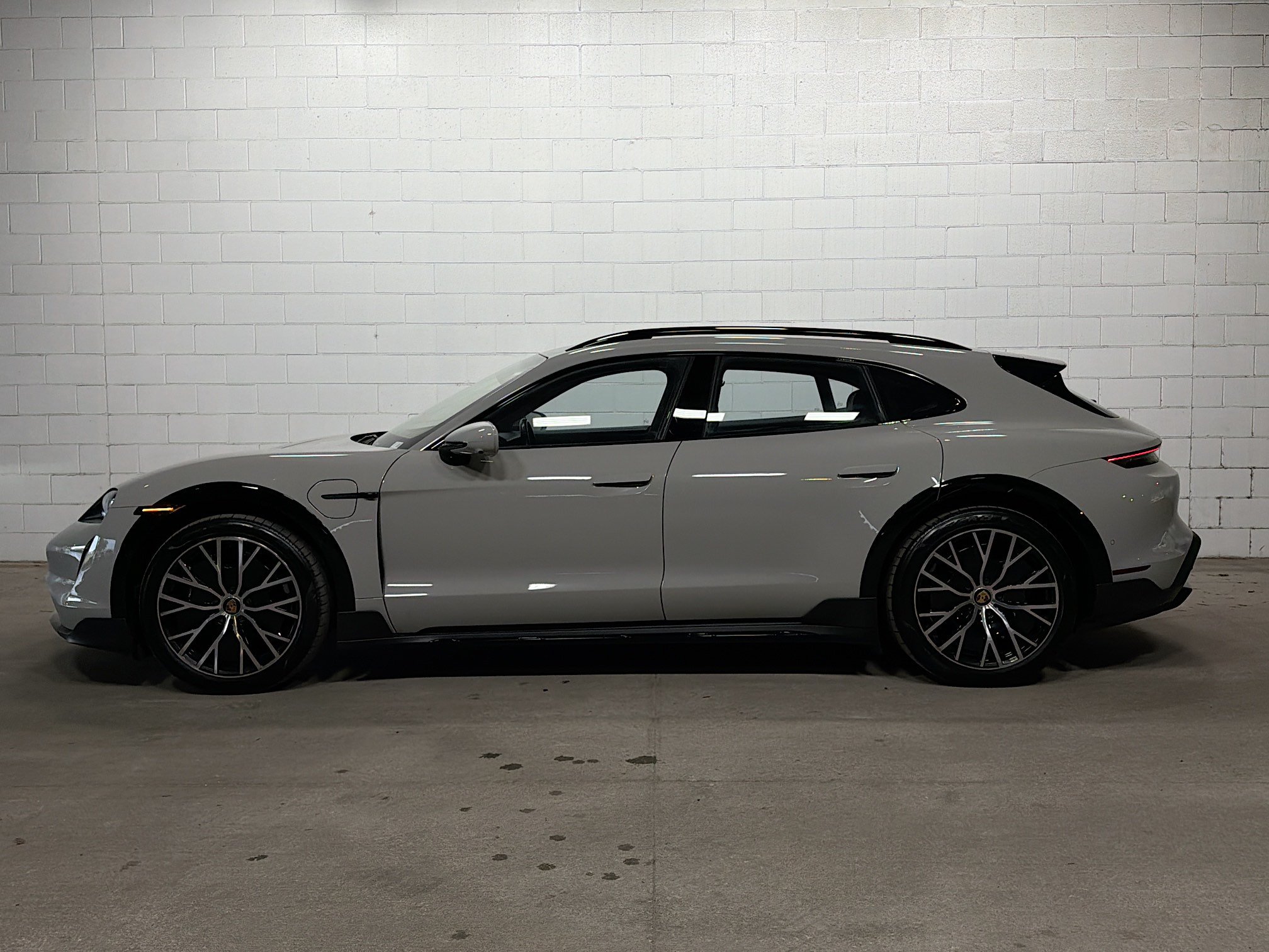 Certified 2022 Porsche Taycan Turbo S AWD/4WD image 2
