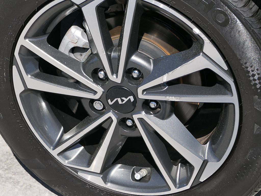 Used 2023 Kia Forte LXS w/ LXS Technology Package FWD image 10