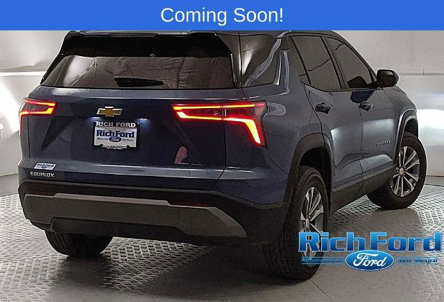 Used 2025 Chevrolet Equinox LT FWD image 3