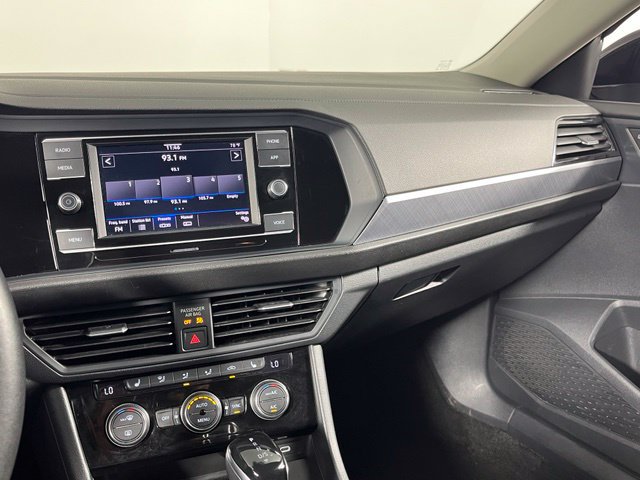 Used 2024 Volkswagen Jetta SE FWD image 18