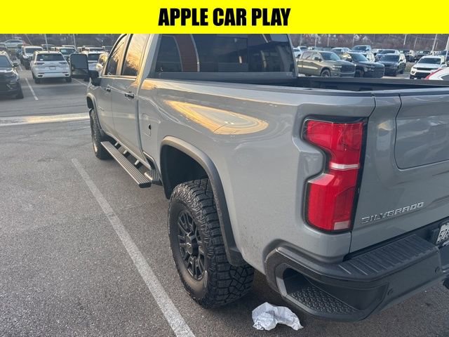 Used 2025 Chevrolet Silverado 2500 ZR2 w/ Technology Package image 2