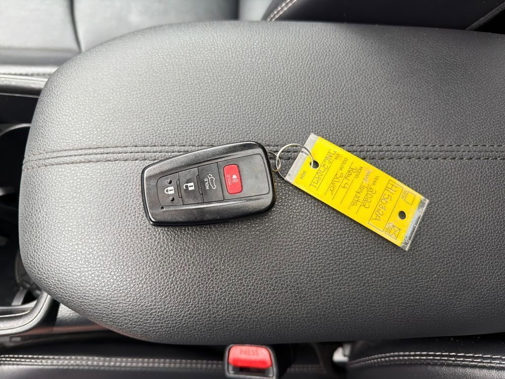 Used 2022 Toyota RAV4 XLE Premium AWD/4WD image 30