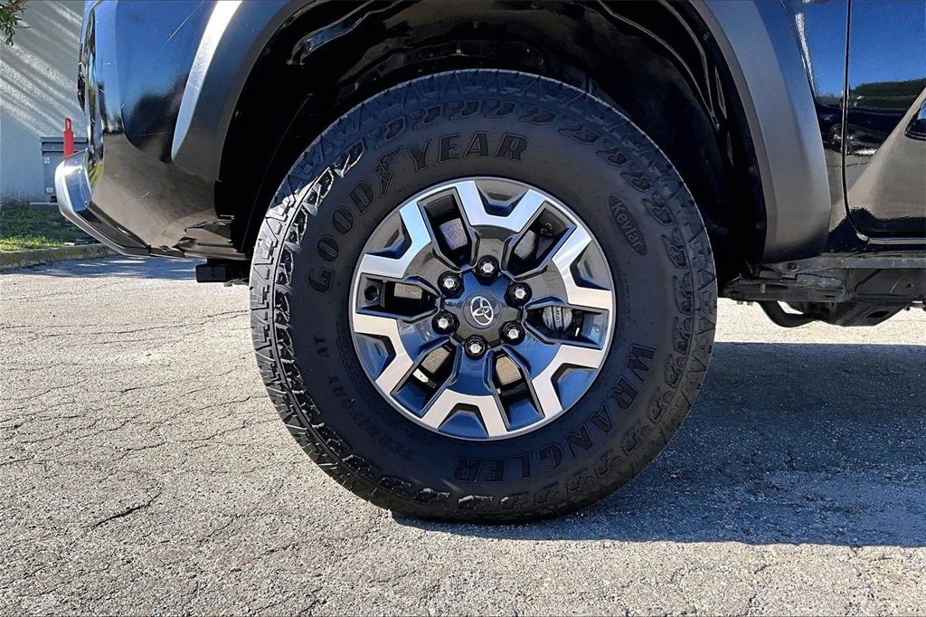 Certified 2023 Toyota Tacoma TRD Off-Road image 35