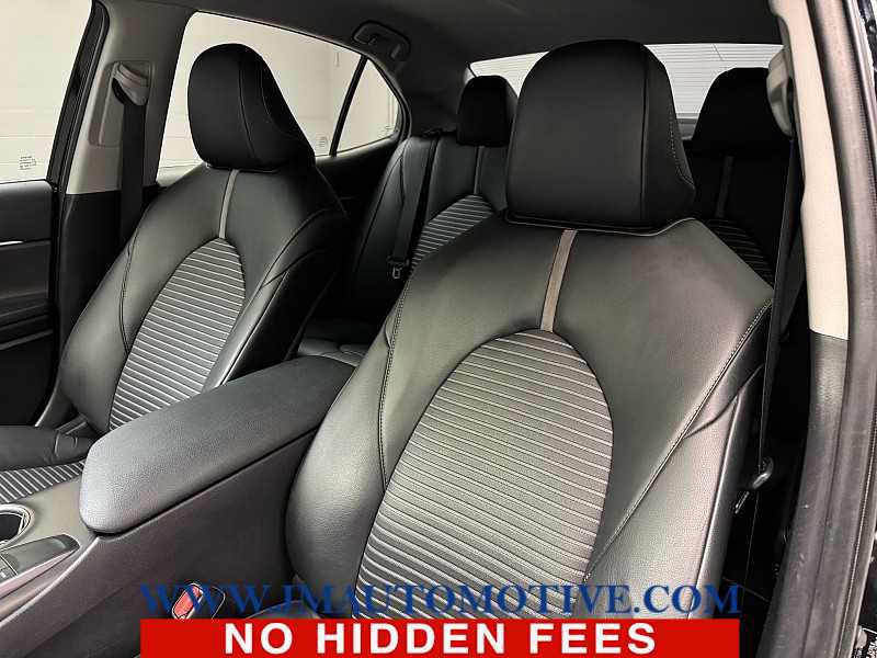Used 2023 Toyota Camry SE FWD image 13