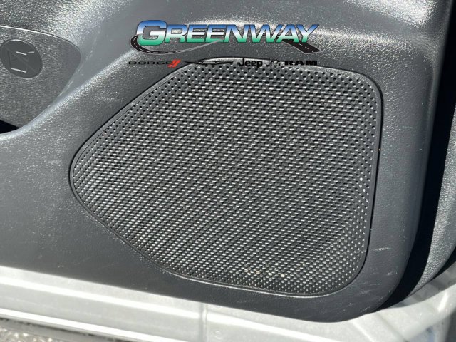 Used 2024 Nissan Rogue SV AWD/4WD image 16