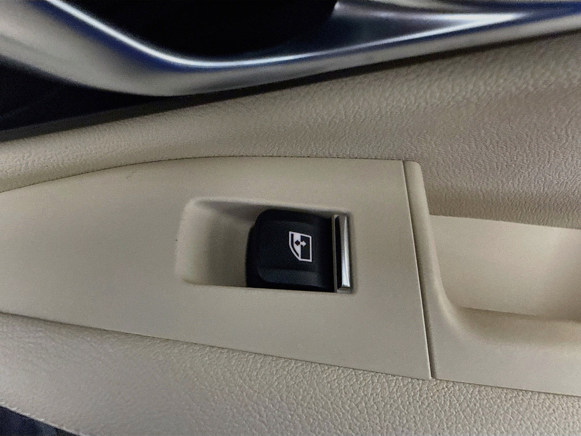Used 2022 BMW X5 sDrive40i w/ Premium Package RWD image 31