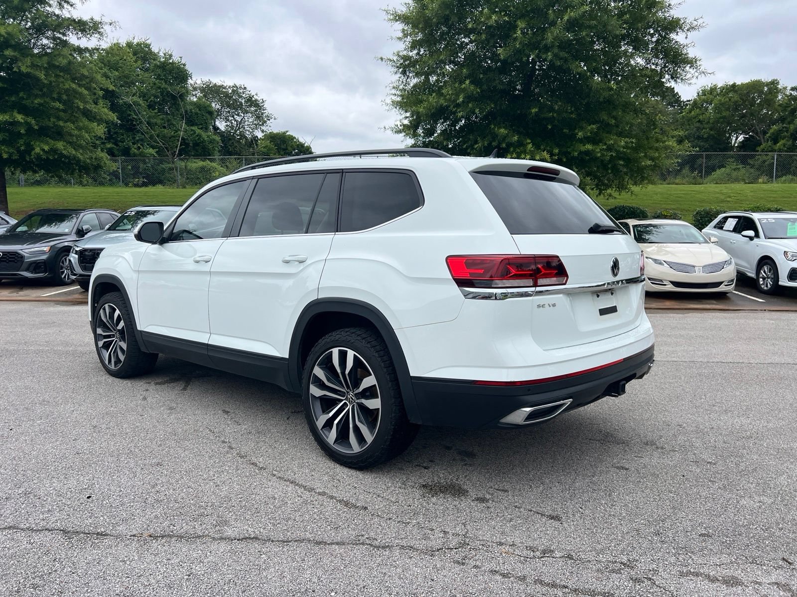 Used 2022 Volkswagen Atlas SE FWD image 9