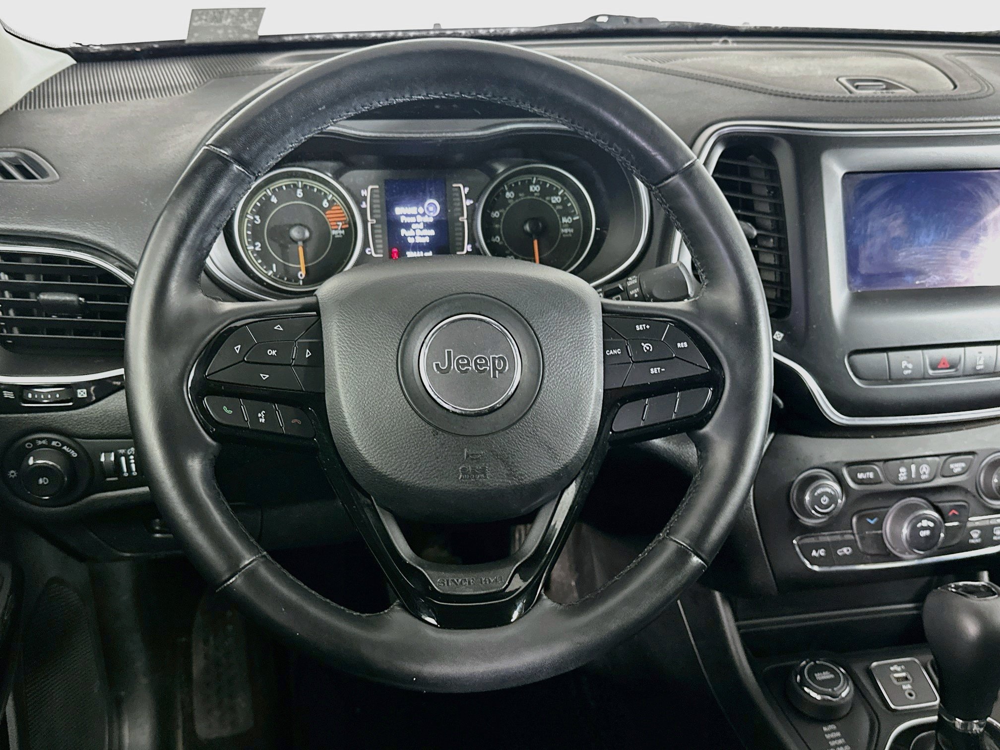 Used 2021 Jeep Cherokee Latitude Plus AWD/4WD image 18