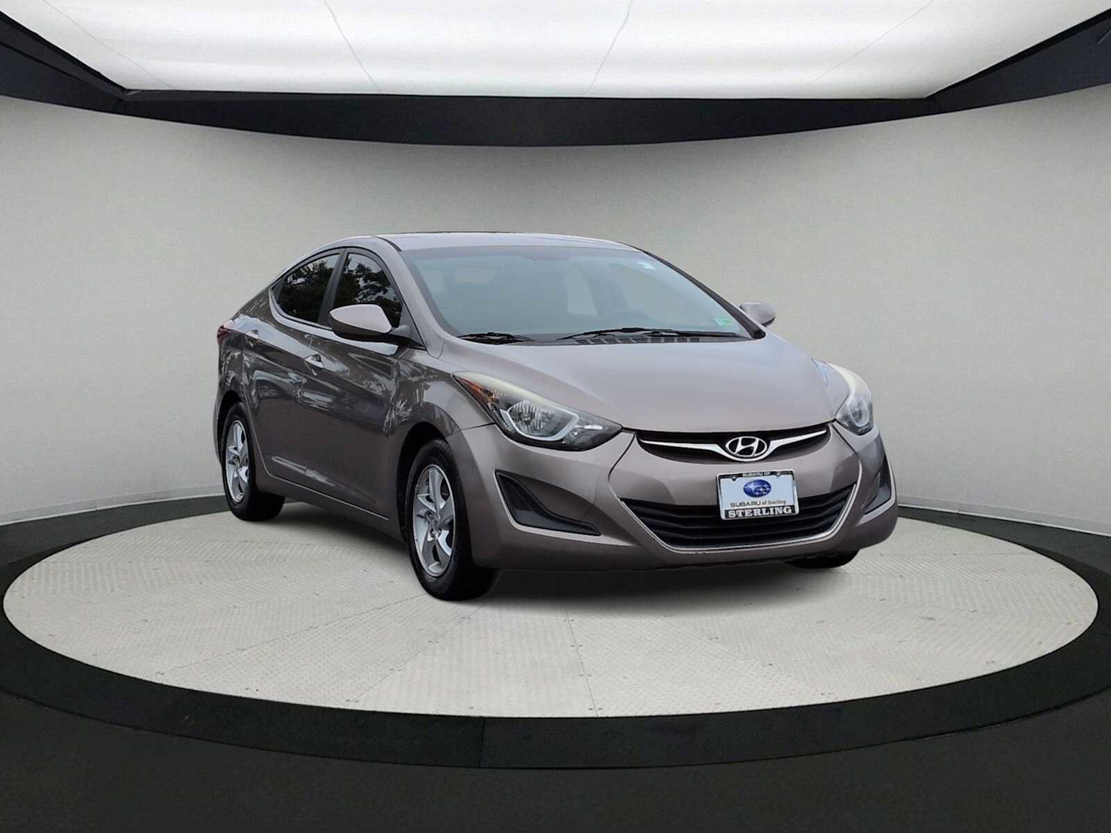 Used 2015 Hyundai Elantra SE FWD image 2