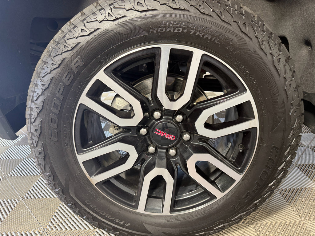 Used 2024 GMC Sierra 1500 AT4 w/ Technology Package image 8
