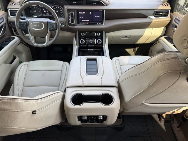 Used 2021 GMC Yukon XL Denali w/ Denali Premium Package image 17
