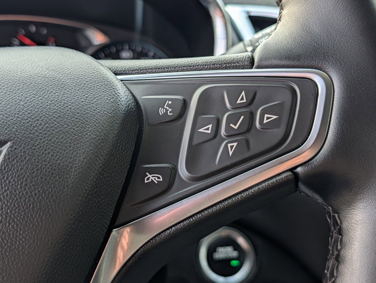 Used 2024 Chevrolet Equinox LT image 31