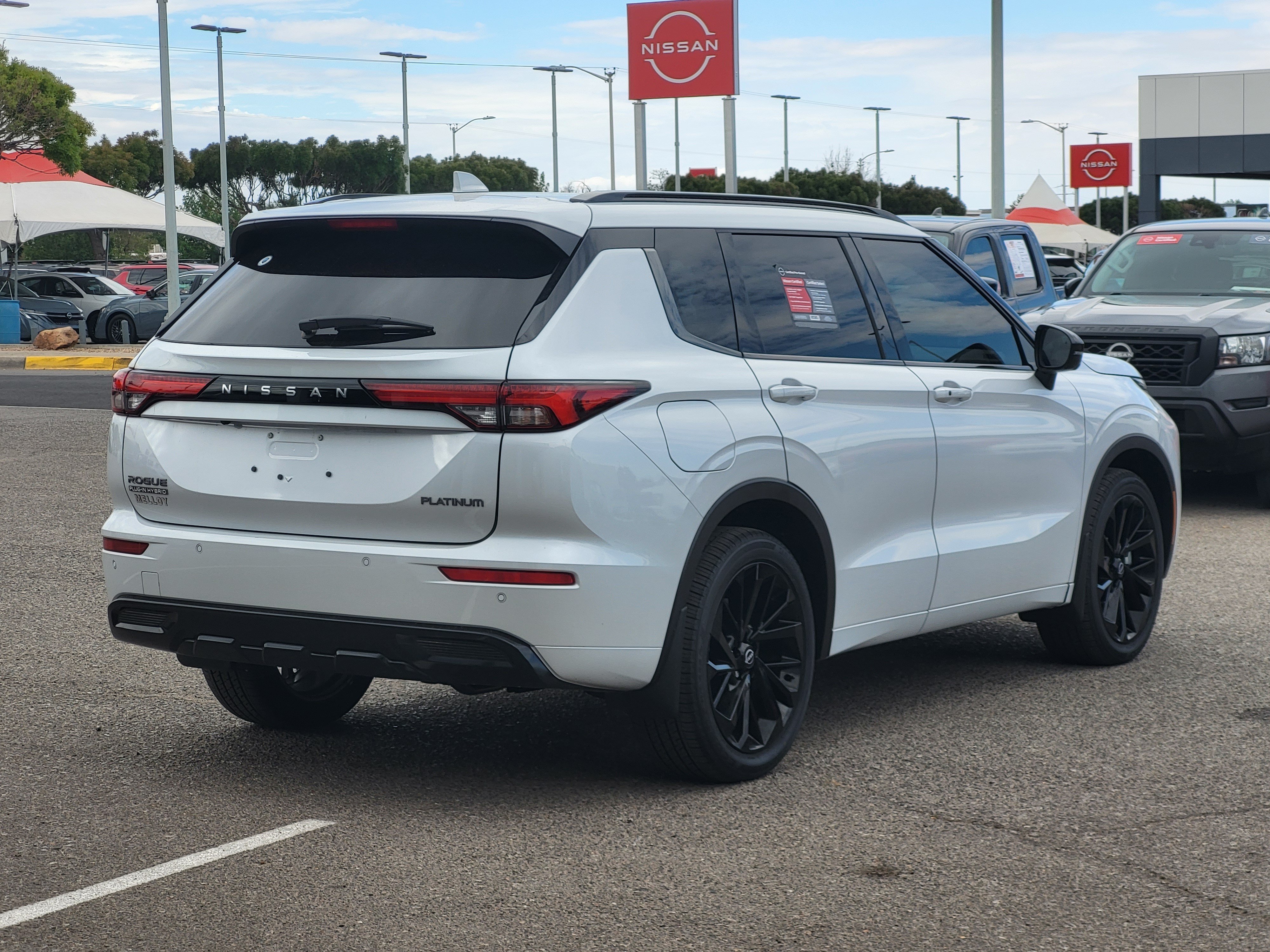 Used 2026 Nissan Rogue Platinum AWD/4WD image 6