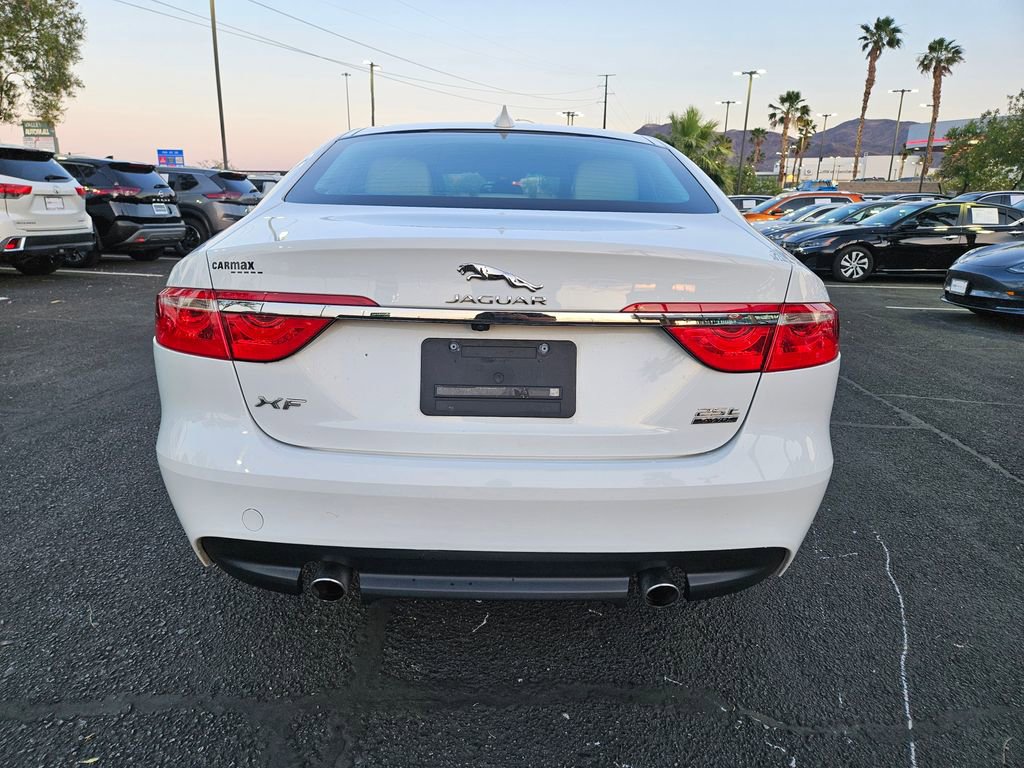 Used 2018 Jaguar XF Premium AWD/4WD image 7
