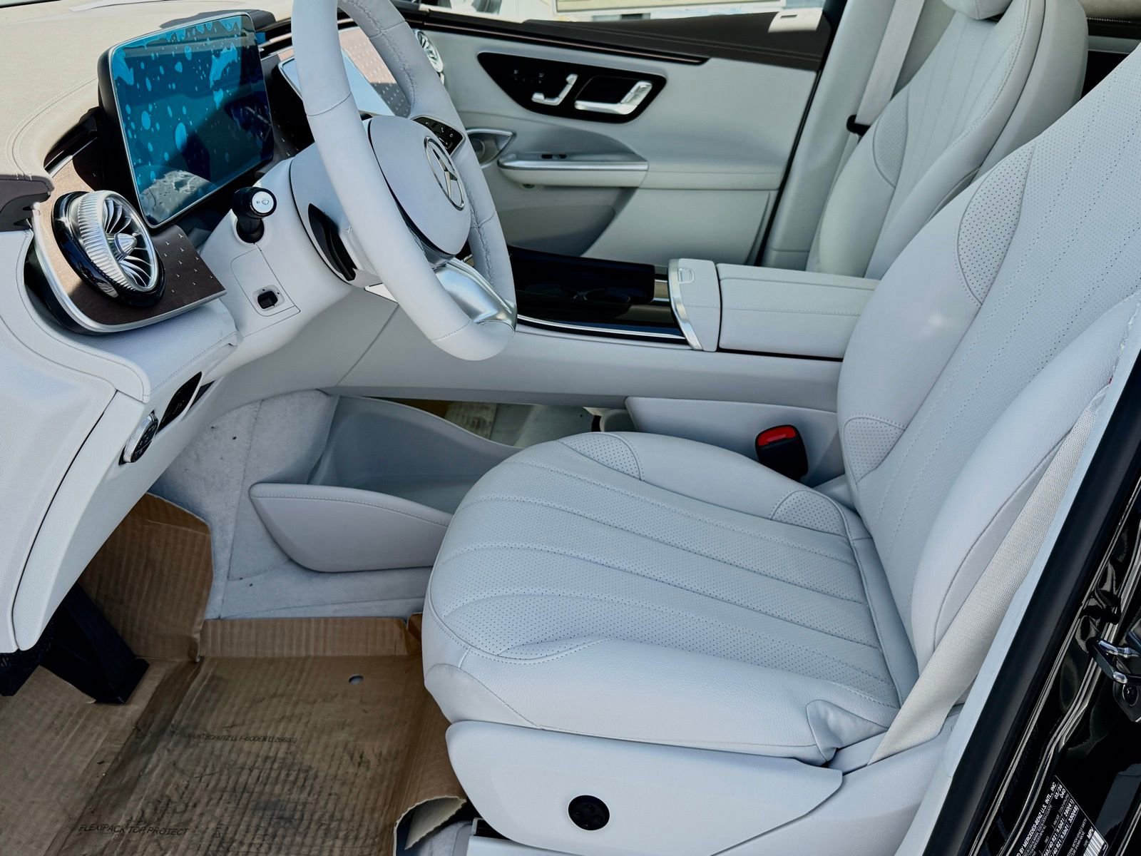 New 2026 Mercedes-Benz EQE 320 4MATIC SUV image 19