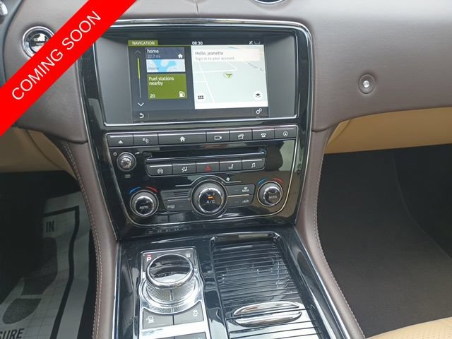 Used 2016 Jaguar XJ R-Sport RWD image 27
