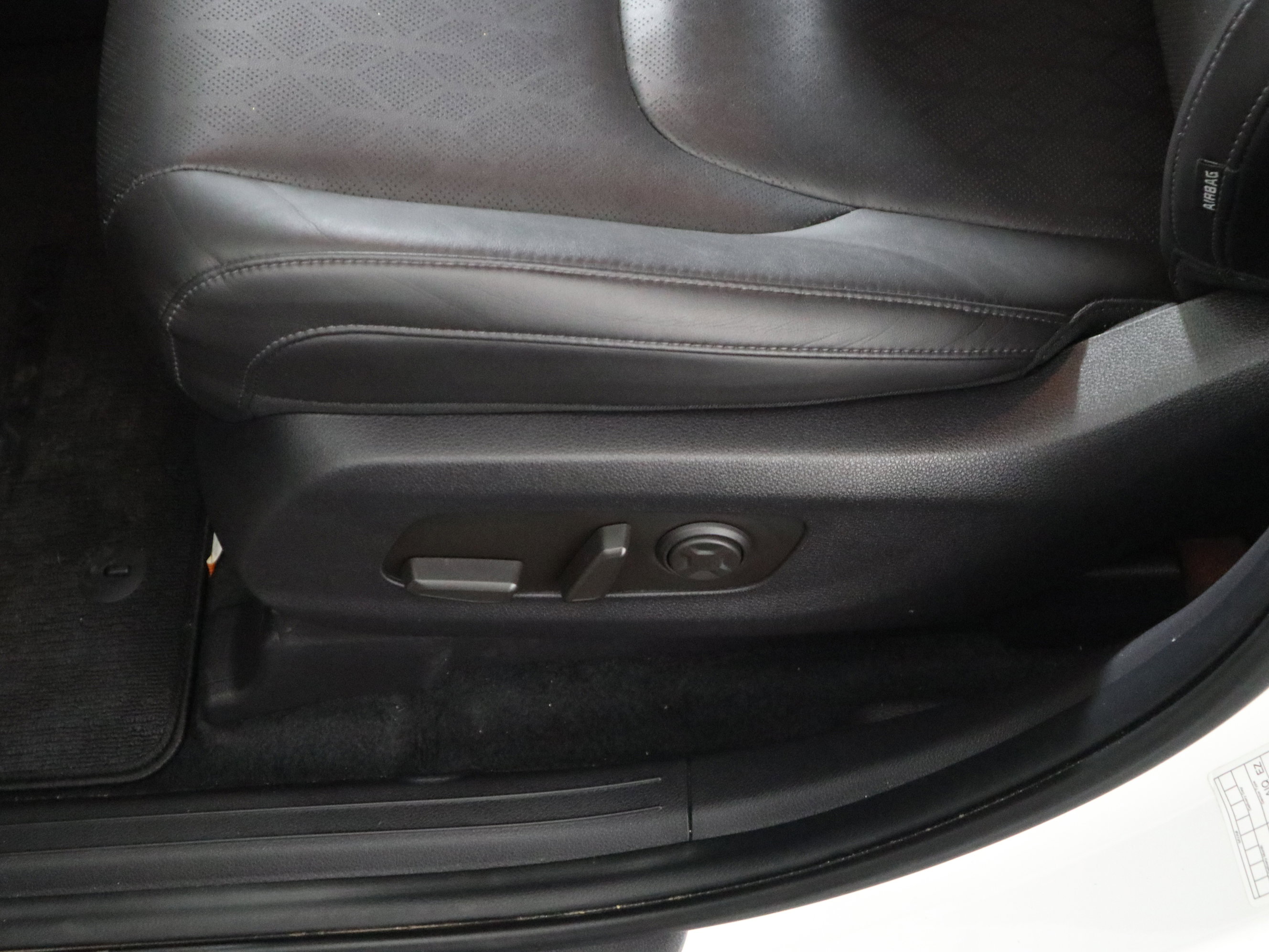 Used 2025 Kia Carnival image 21