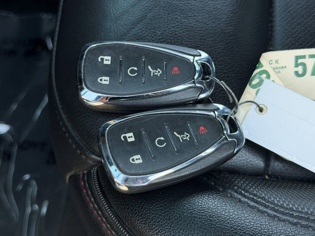 Used 2023 Chevrolet Traverse RS image 37