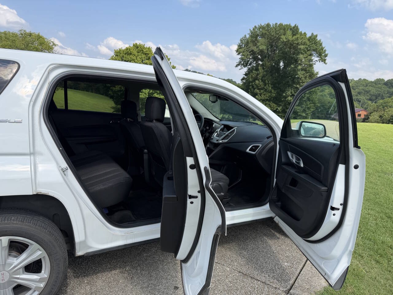 Used 2017 GMC Terrain SLE AWD/4WD image 30