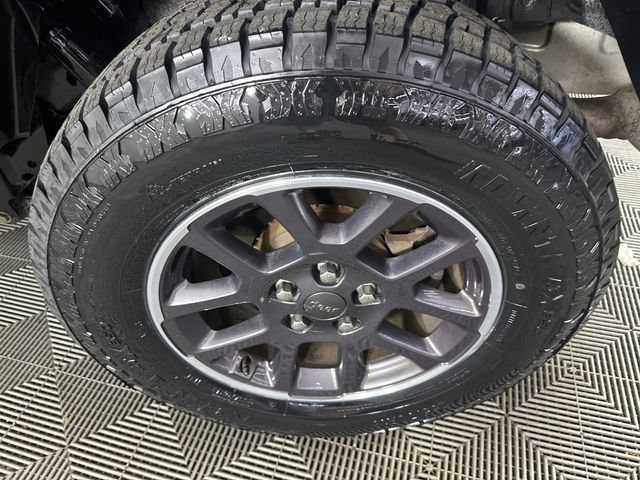 Certified 2021 Jeep Gladiator Overland w/ LED Lighting Group AWD/4WD image 5
