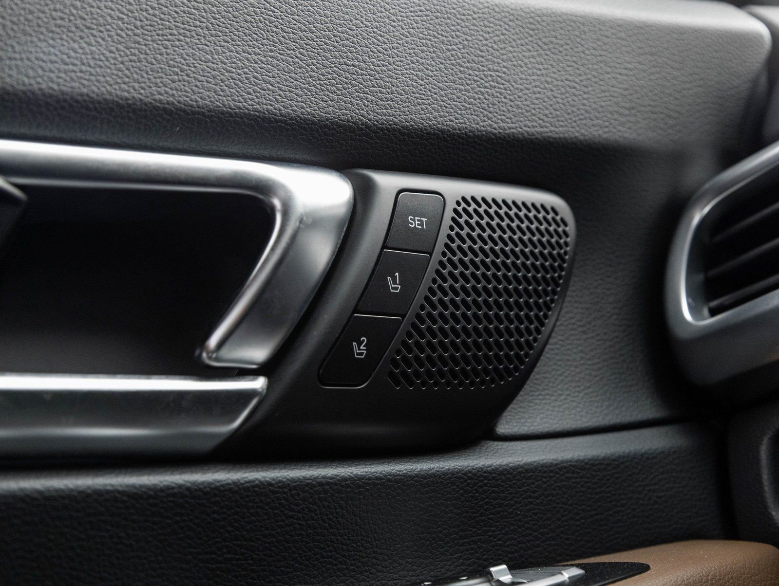 Used 2020 Kia Telluride SX w/ SX Prestige Package image 19