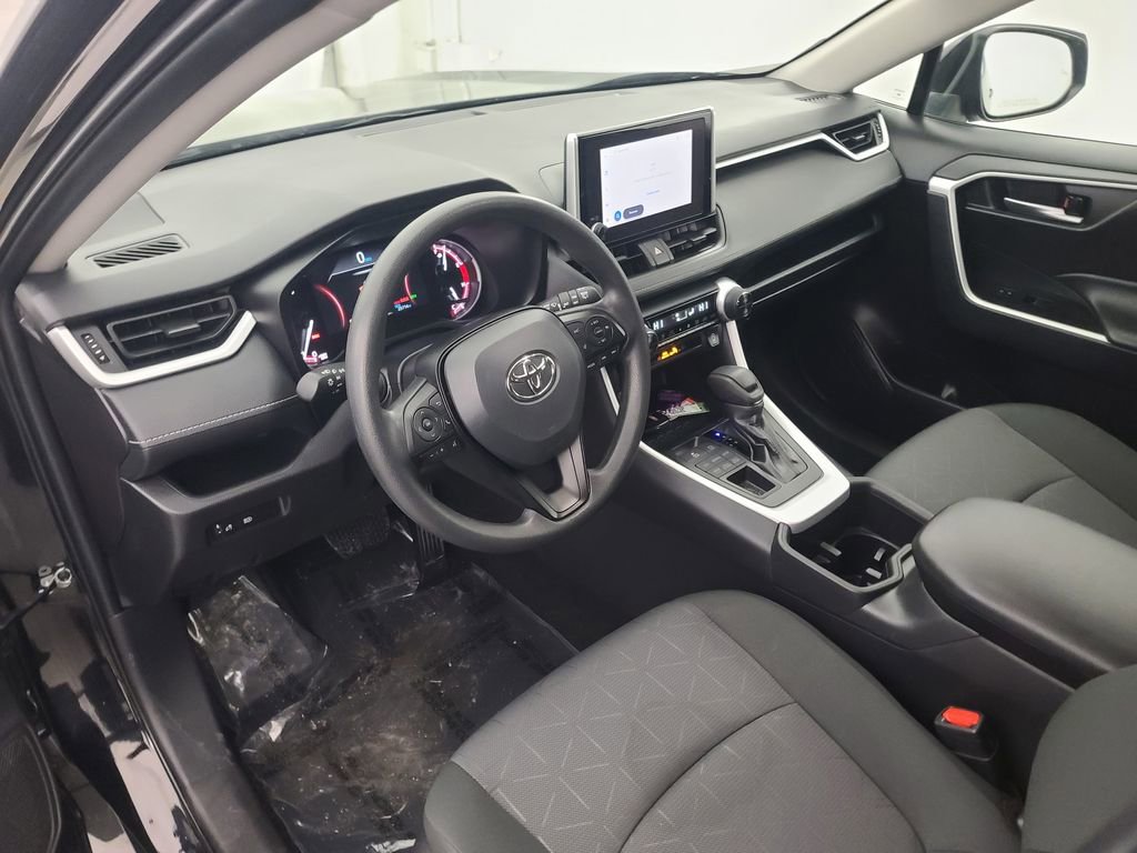 Used 2025 Toyota RAV4 XLE image 25
