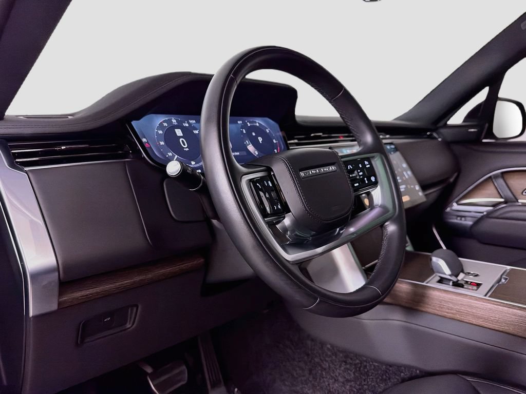 Certified 2025 Land Rover Range Rover SE AWD/4WD image 9
