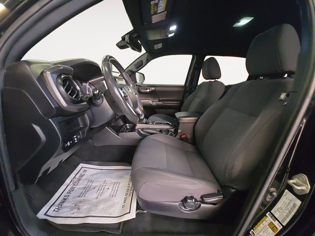 Used 2019 Toyota Tacoma TRD Sport AWD/4WD image 11