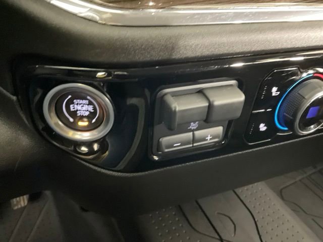 Used 2024 Chevrolet Silverado 1500 LT AWD/4WD image 24