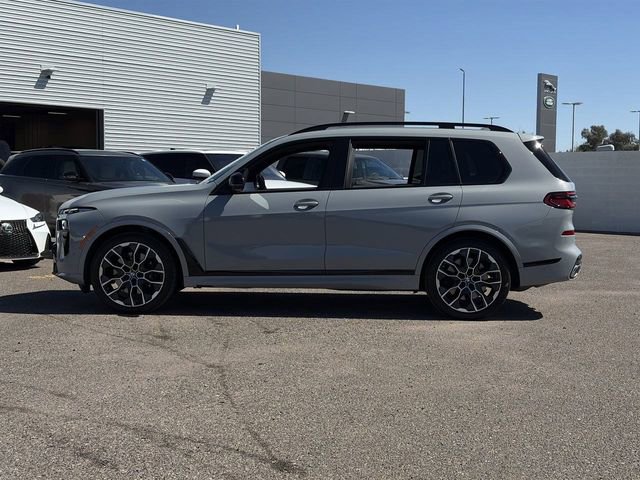 Used 2025 BMW X7 M60i image 9