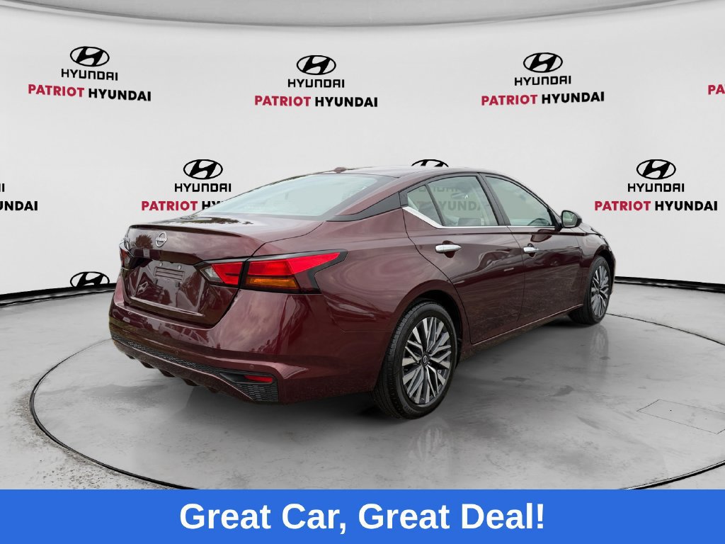 Used 2025 Nissan Altima 2.5 SV FWD image 3