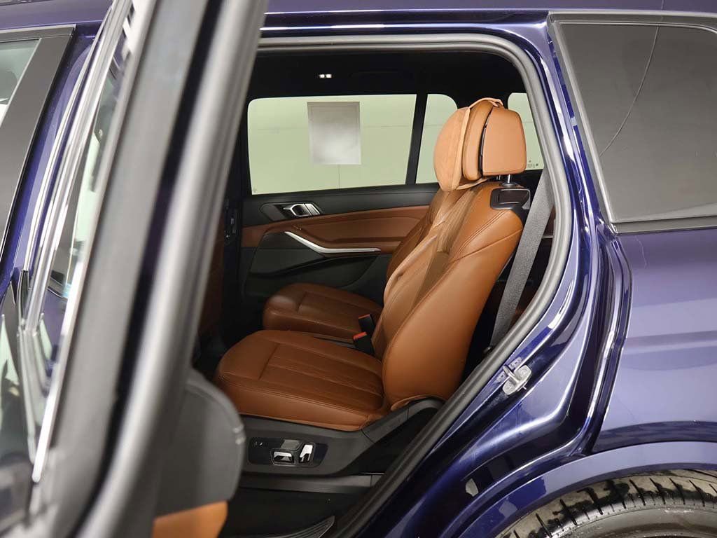 Used 2024 BMW X7 M60i image 36