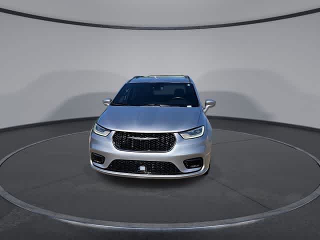 Used 2021 Chrysler Pacifica Touring w/ S Appearance Package FWD image 3
