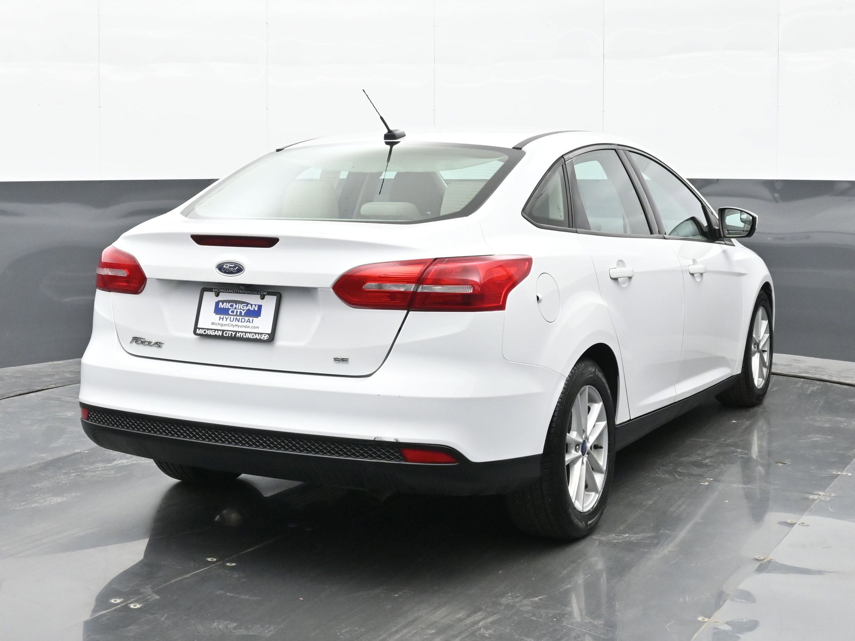Used 2018 Ford Focus SE image 4