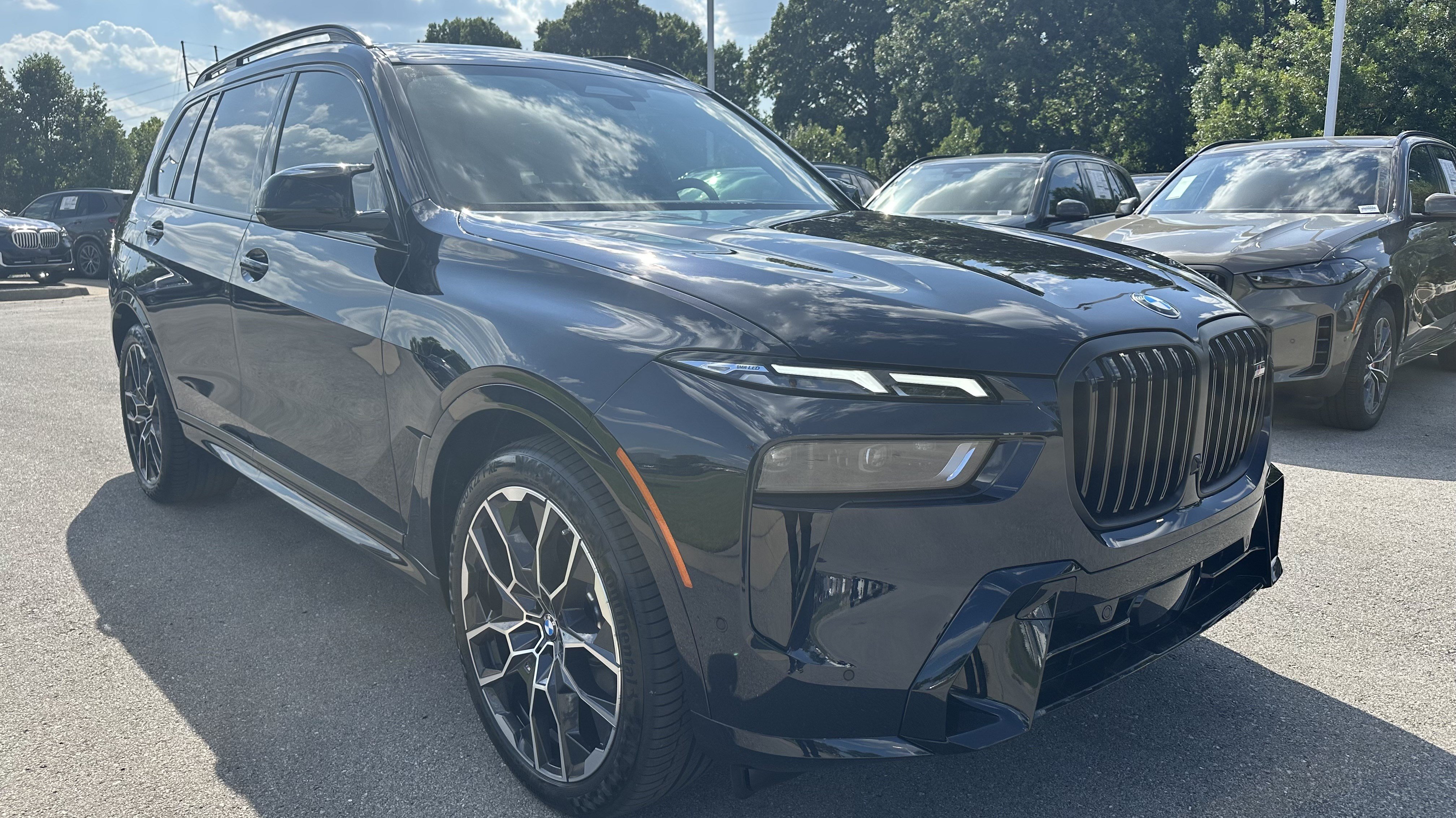 New 2027 BMW X7 M60i AWD/4WD image 2