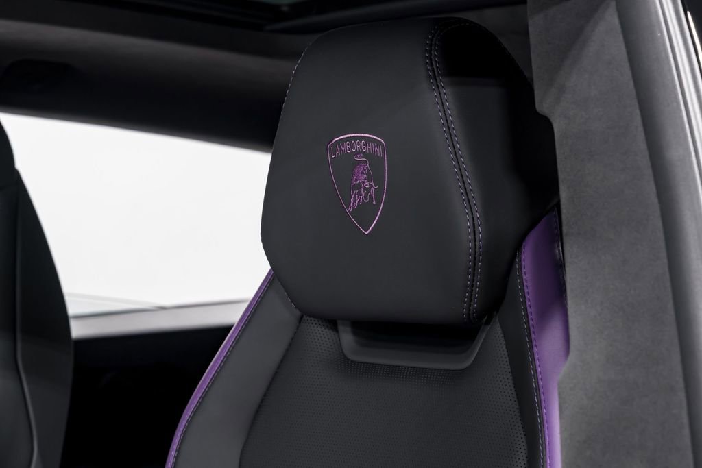 Used 2025 Lamborghini Urus SE image 21