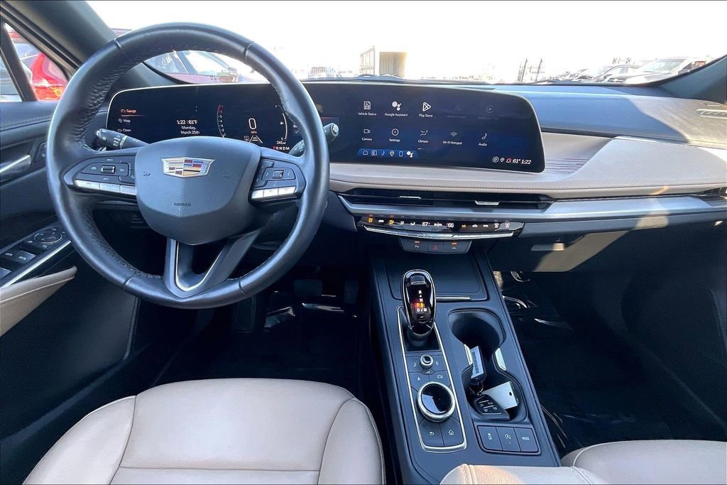 Used 2025 Cadillac XT4 Premium Luxury image 21