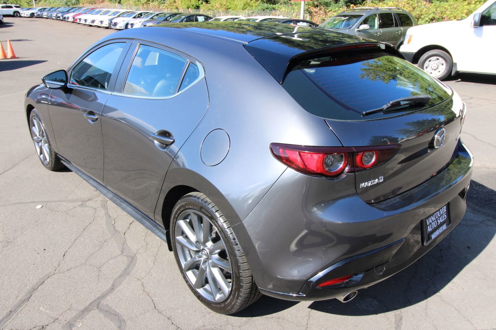 Used 2020 MAZDA MAZDA3 Hatchback image 4