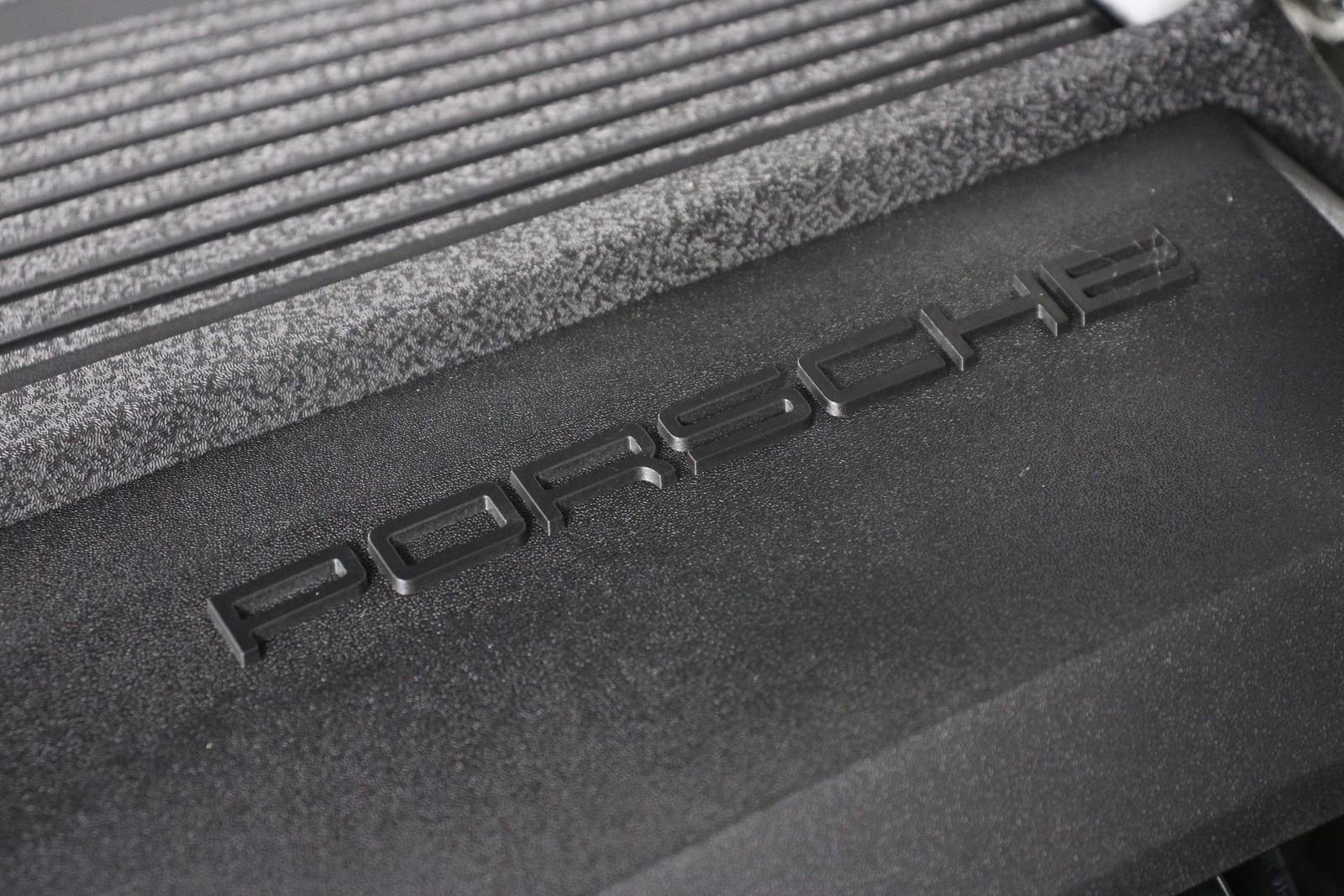 Certified 2025 Porsche Macan image 27