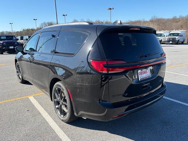 New 2026 Chrysler Pacifica Select w/ S Appearance Package FWD image 5