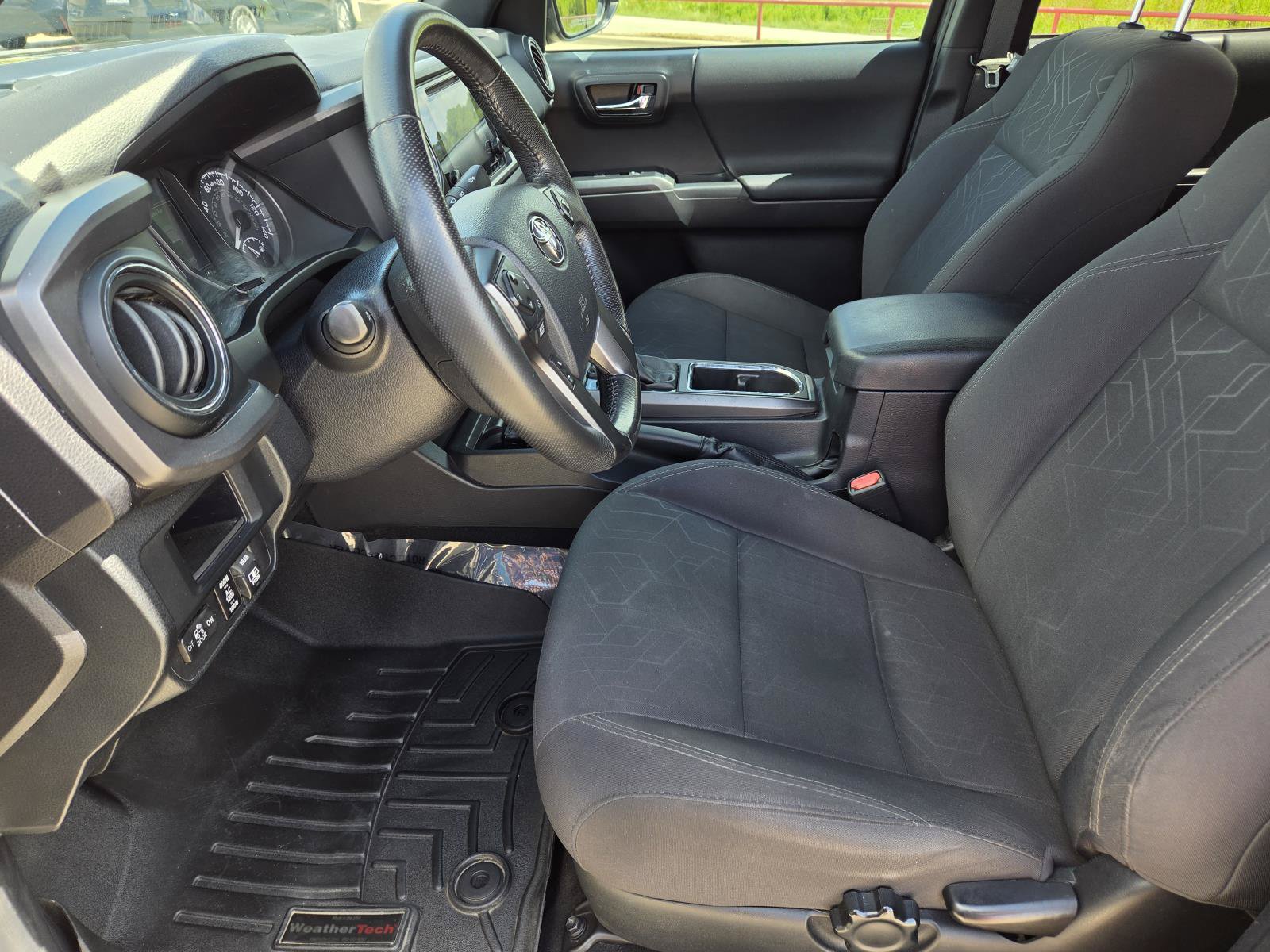 Used 2017 Toyota Tacoma TRD Off-Road w/ Tow Package RWD image 25