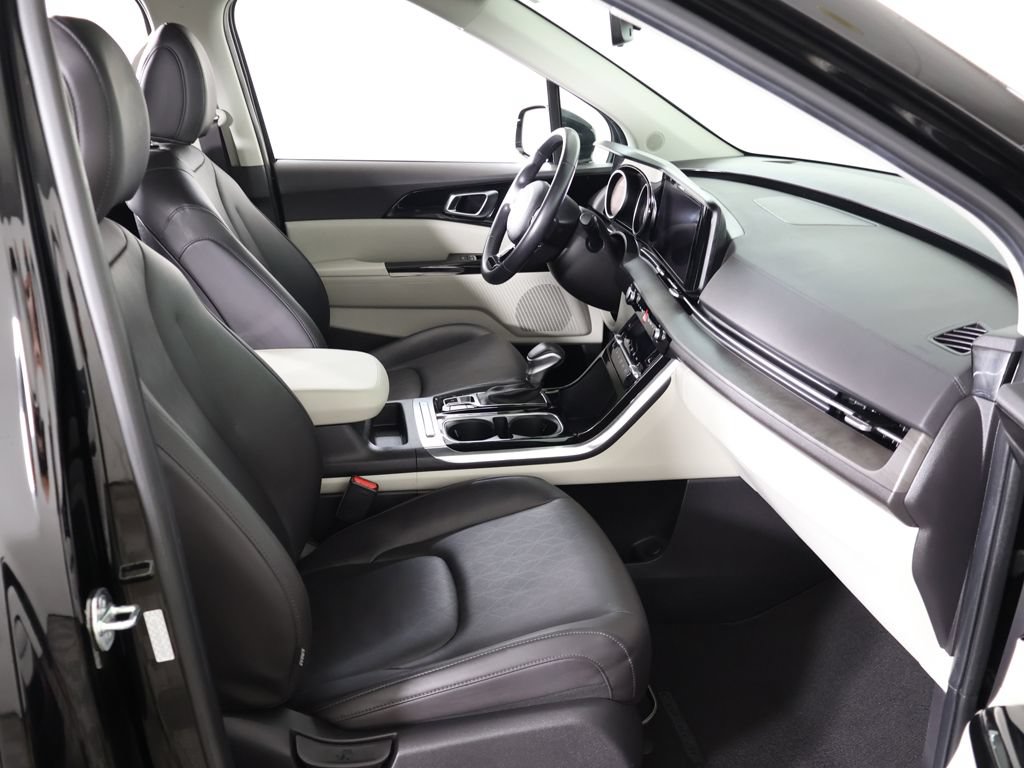 Certified 2024 Kia Carnival EX FWD image 30