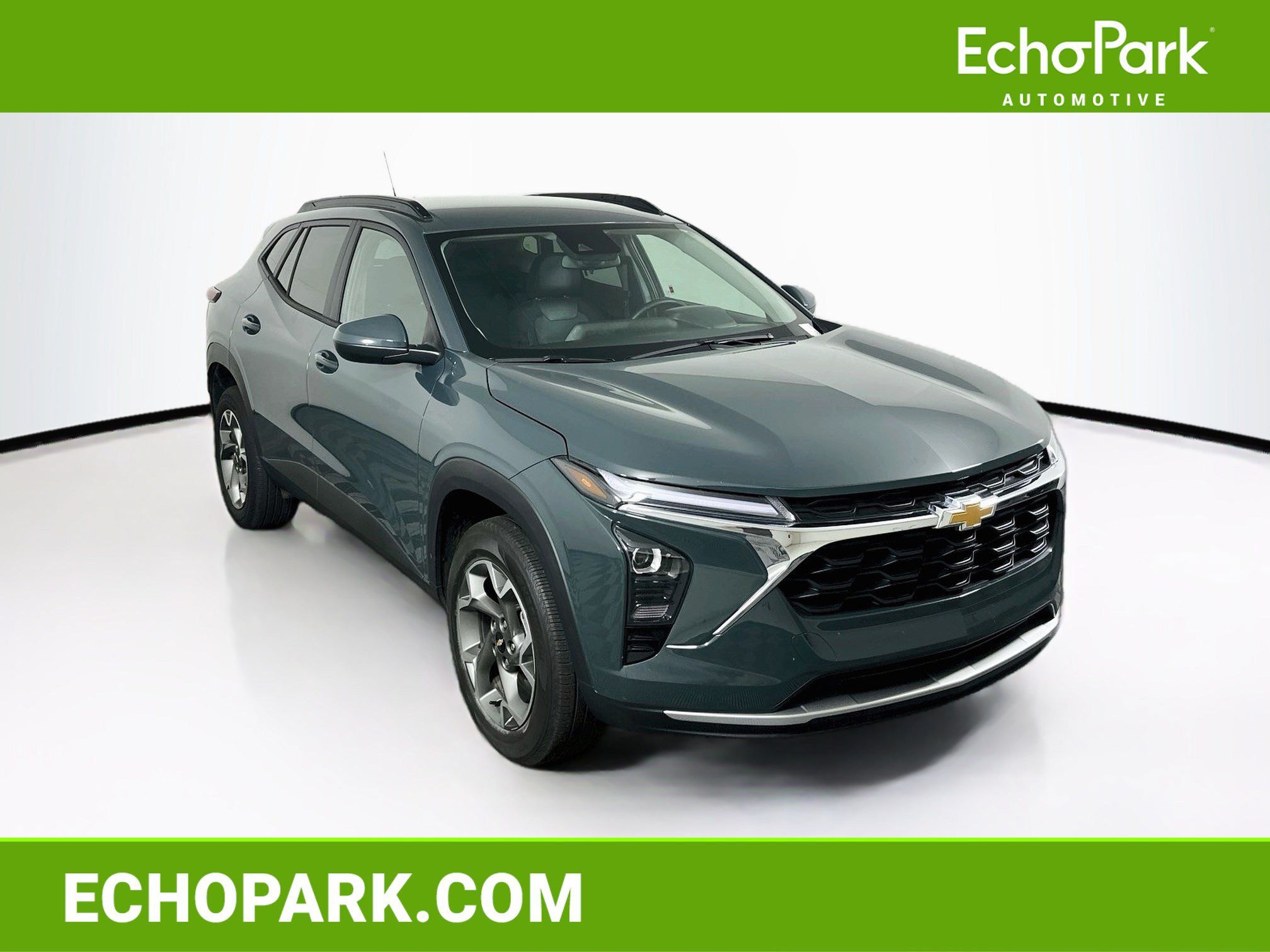Used 2026 Chevrolet Trax LT w/ Driver Confidence Package FWD image 1